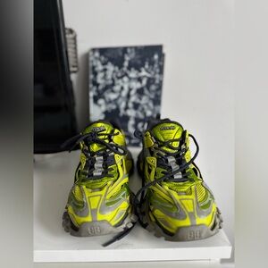 Balenciaga track 2 sneakers 💚